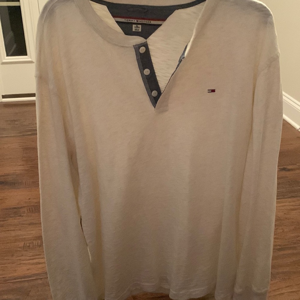 Men’s Tommy Hilfiger size XL cream colored Henley